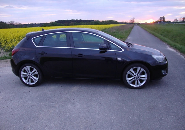 Opel Astra cena 23500 przebieg: 165800, rok produkcji 2010 z Syców małe 704